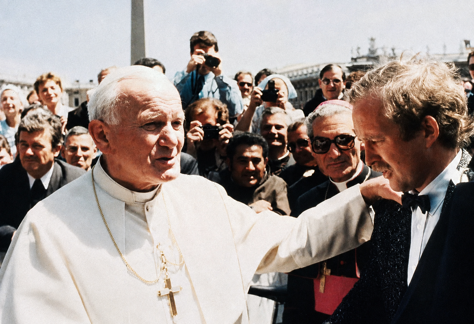 Tore Nærland i møte med pave Johannes Paul II under en av Bike for Peace sine internasjonale fredsreiser.